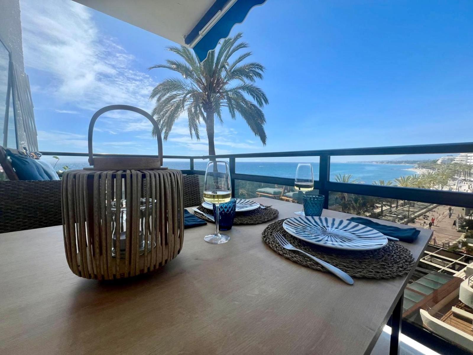 Marbella Beachfront Apartment Екстериор снимка